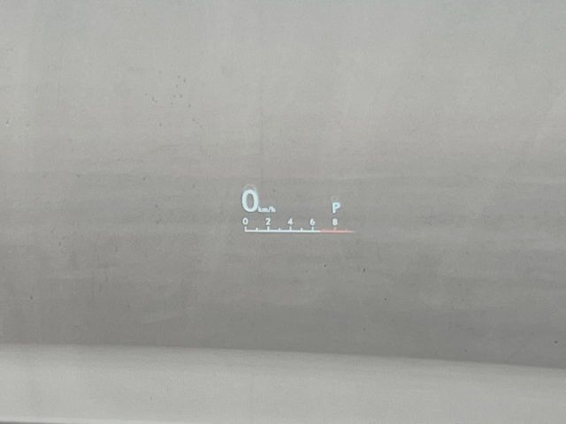 ���w�b�h�A�b�v�f�B�X�v���C:���݂̑��x�⑖�s�����f�W�^���\���ŉ^�]�ȑO���̃K���X�ɓ��e!�^�]���A���������炳���K�v�ȏ����m�F�ł���̂łƂ��Ă��֗��ň��S!