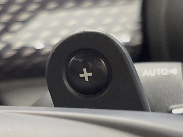 ���X�e�A�����O�p�h���V�t�g:�N�C�b�N�ȃV�t�g���삪�\!���X�|���X�������A���Ȃ��̃M�A�ϑ��ɂ�������Ƃ��Ă��Ă���܂�!���Ԃƈ�̂ƂȂ�鑕���ł��B