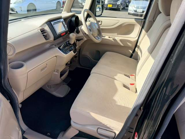 �C�ɂȂ邨�Ԃ�����܂�����E�̓d�b�ԍ����璼�ڂ��X�ɂ��₢���킹���������B�x�����@����ԗ����A��Ԃ܂łȂ�ł������������Ē����܂��B�X�^�b�t�ꓯ���A�����҂����Ă���܂��B