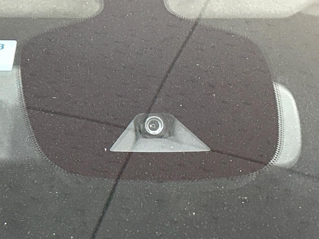 �y�G�}�[�W�F���V�[�u���[�L�z���s���ɑO���̎ԗ�����F�����A�Փ˂������Ȏ��͌x��ƃu���[�L�ŏՓˉ���Ɣ�Q�y�����A�V�X�g�B�����S�Ƀh���C�u�����y���݂��������܂��B