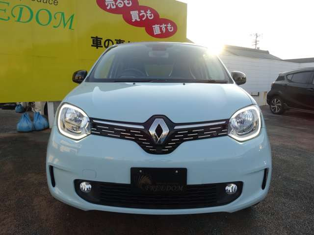 トゥインゴインテンス