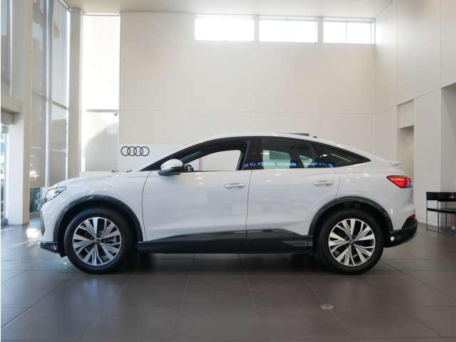 Q4スポーツバックe-tron40 アドバンスド