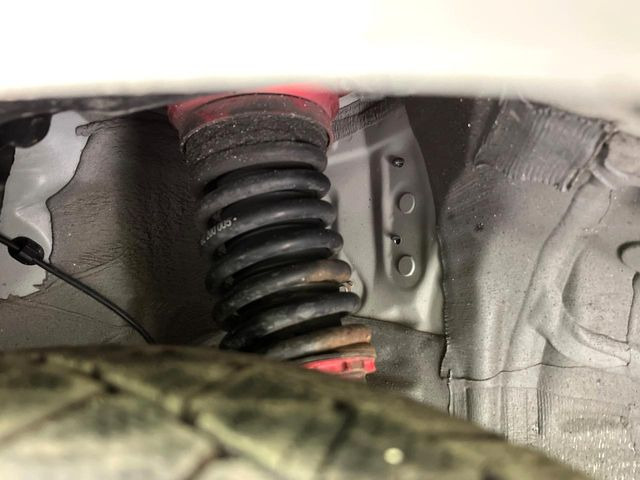 �y�ԍ����z�ԍ����Ⴍ�Ȃ�A�X�^�C���b�V���Ȍ����ڂƂȂ��Ă���܂��B�ԗ��̏d�S�������鎖�ŁA���s���̈��萫�����サ�܂���