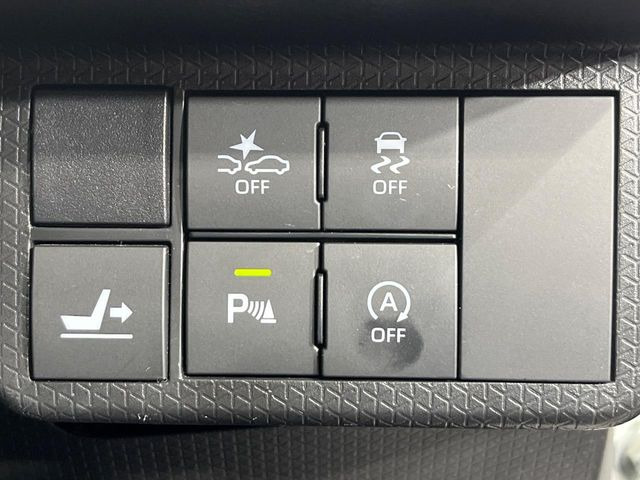 �y�X�}�[�g�u���[�L�T�|�[�g�z���s���ɑO���̎ԗ�����F�����A�Փ˂������Ȏ��͌x��ƃu���[�L�ŏՓˉ���Ɣ�Q�y�����A�V�X�g�B�����S�Ƀh���C�u�����y���݂��������܂��B