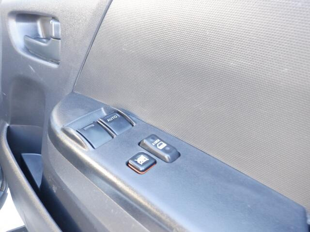 フロントパワーウインドウも毎日のドライブには欠かせません!