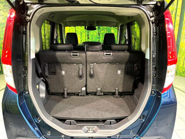 ���i�̂���������ʋ΁A���}���ɏ\���ȉ׎��X�y�[�X���m�ۂ��Ă���܂��B�Z�J���h�V�[�g��|���ƁA�傫�ȉו��̐ύڂ��\�ł���