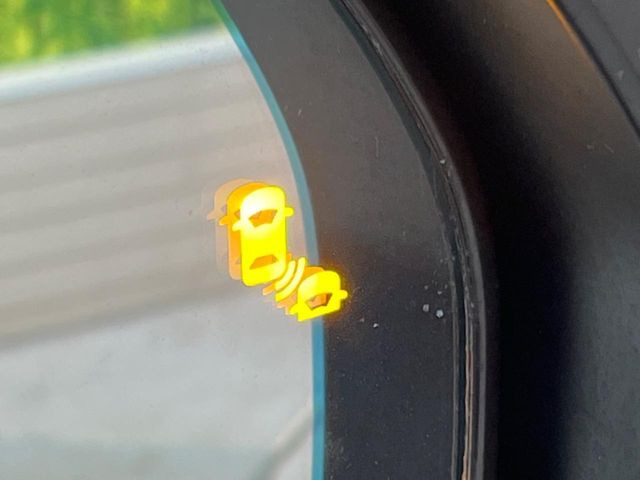 �y�u���C���h�X�|�b�g�C���t�H���[�V�����z���s���A�h�A�~���[�̎��p�ɂȂ�₷���ӏ��Ɍ㑱�Ԃ��ڋ߂���ƃT�C�h�~���[�t�߂Ɍx����\���A�h���C�o�[�ɒ��ӊ��N�����Ă���܂��B