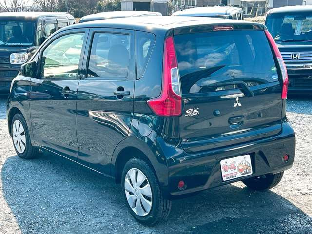 ���X�ł͌y�����Ԃ��畁�ʎԂ܂ŕ��L���I�[�����[�J�[�̎Ԏ�E�F�E�O���[�h��L�x�ɑ����Ă���܂��B