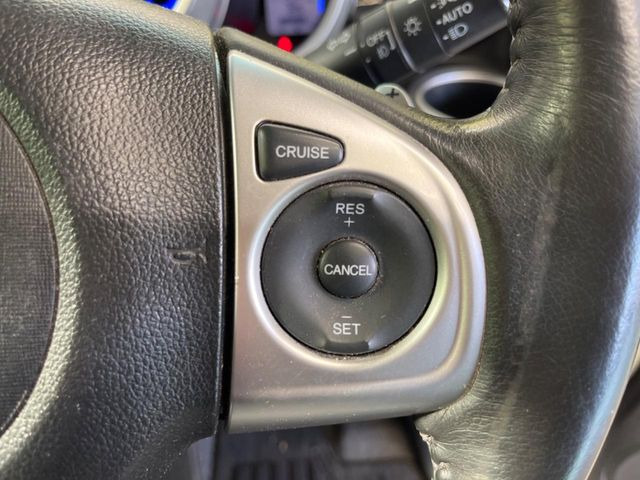 �y�N���[�Y�R���g���[���z�������H�����N���N���s�B�A�N�Z���𗣂��Ă���葬�x�ő��s���ł��A�������^�]���̕��S���y��!�����E�������ȒP�ȃX�C�b�`����Œ����ł��܂��B