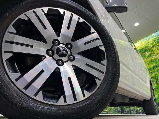 �y����18�C���`�A���~�z�C�[���z�O�ςɃ}�b�`���������A���~�z�C�[���𑕒����Ă���܂��B�e��ЊO�A���~�z�C�[����A�X�^�b�h���X�^�C�����戵�����Ă���܂��B���񂲑��k����������