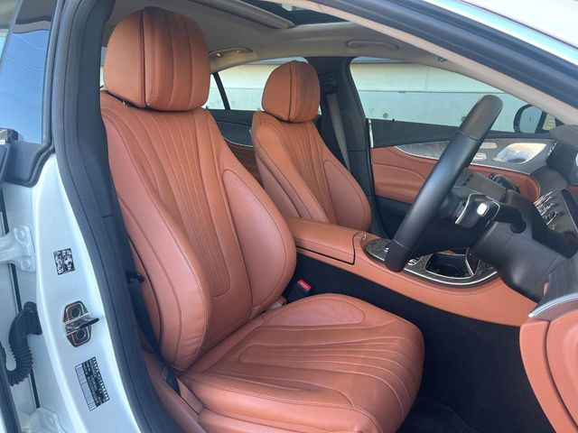 ���O��:�������Ƃ����h���C�o�[�X�y�[�X�ŁA�����Ԃ̉^�]�ł����K�ɂ��߂������������܂��B