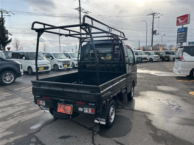 �݌ɎԂ́A�F�X�ȎԎ킪�������p�ӂ������Ă���܂��B