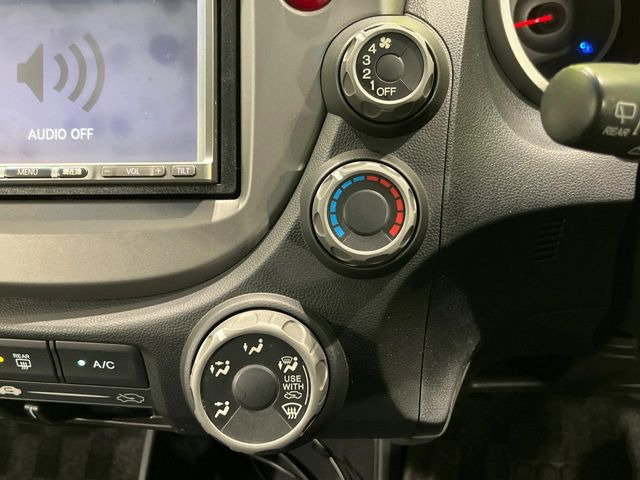 �����~�������Ă��S�Ȃɉ��K�ȋ󒲂�͂��Ă����A�_�C�������G�A�R���𑕔���