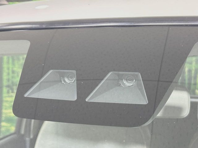 �y�X�}�[�g�A�V�X�g�z���s���ɑO���̎ԗ�����F�����A�Փ˂������Ȏ��͌x��ƃu���[�L�ŏՓˉ���Ɣ�Q�y�����A�V�X�g�B�����S�Ƀh���C�u�����y���݂��������܂��B