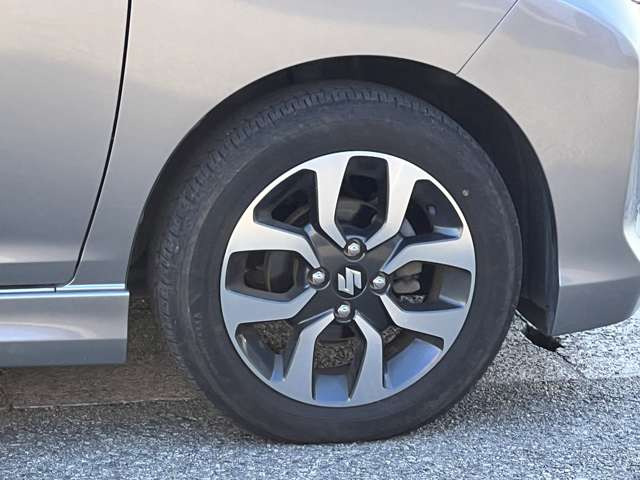 ���Ђ́A���q���܂̃j�[�Y�ɂ������o����悤�A�L�x�ȎԎ����葵���Ă���܂��B����芷���̍ۂ��A����A��낵�����肢�������܂��B