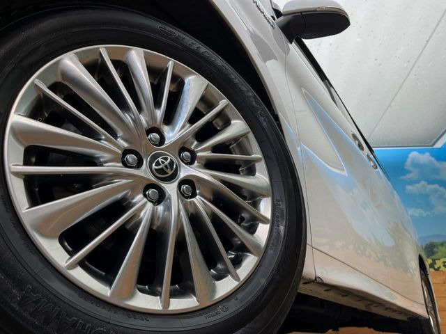 �y����17�C���`�A���~�z�C�[���z�O�ςɃ}�b�`���������A���~�z�C�[���𑕒����Ă���܂��B�e��ЊO�A���~�z�C�[����A�X�^�b�h���X�^�C�����戵�����Ă���܂��B���񂲑��k����������