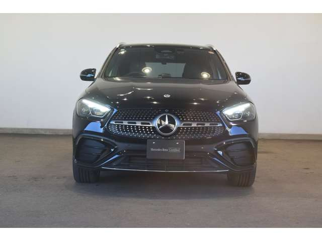 GLAクラスGLA200d 4マチック AMGラインパッケージ 4WD