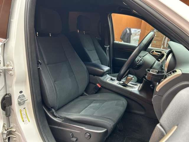 グランドチェロキーラレード 4WD