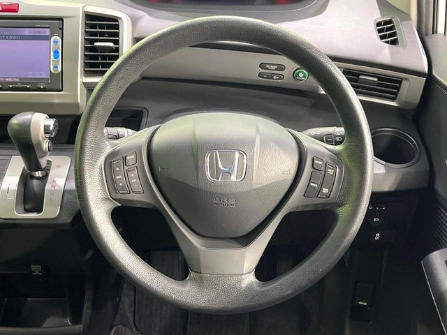 �y�X�e�A�����O�X�C�b�`�z�^�]���A�O������ڐ������炷���ƂȂ��A�I�[�f�B�I���̑��삪�\�ȕ֗��@�\!���S&���K�ȃh���C�u�����o���Ă���܂���