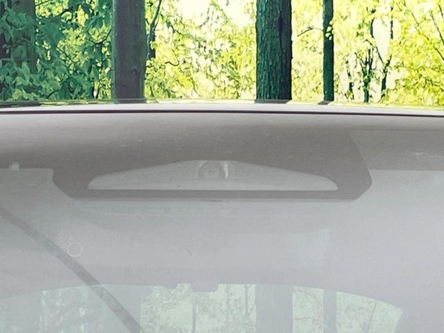 �y�g���^�Z�[�t�e�B�Z���X�z���s���ɑO���̎ԗ�����F�����A�Փ˂������Ȏ��͌x��ƃu���[�L�ŏՓˉ���Ɣ�Q�y�����A�V�X�g�B�����S�Ƀh���C�u�����y���݂��������܂��B