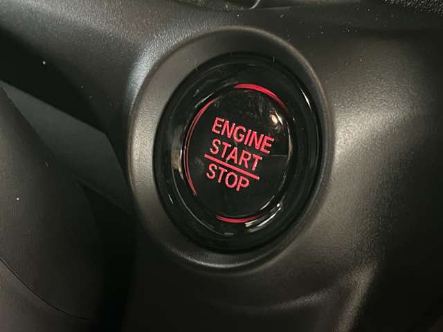 納車前に自社工場にて12ヶ月点検をベースに入念なチェックを行ないます。消耗箇所等がございましたら交換を行いますので、安心してお乗り頂けます。