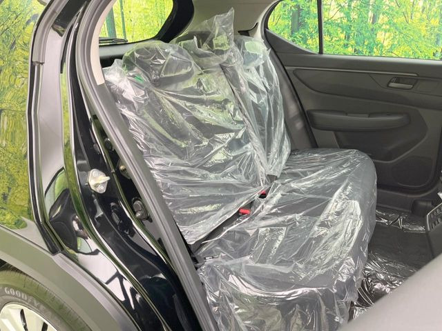 高品質なオリジナルフロアマットもオプションにてご用意しております。お好きなデザインやカラーをお車に合わせて選んでいただくことができます♪