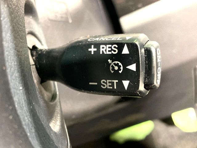 �y�N���[�Y�R���g���[���z�������H�����N���N���s�B�A�N�Z���𗣂��Ă���葬�x�ő��s���ł��A�������^�]���̕��S���y��!�����E�������ȒP�ȃX�C�b�`����Œ����ł��܂��B