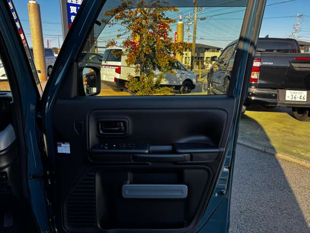 ���W����ɂ͍��i���̒��ÎԂ�V�Ԃ��������ł����W���䐔100��̑�^�W����֐��񂲗��X����������