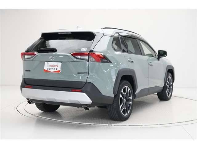 RAV42.0 アドベンチャー 4WD