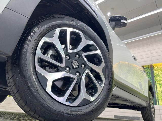 �y�����A���~�z�C�[���z�O�ςɃ}�b�`���������A���~�z�C�[���𑕒����Ă���܂��B�e��ЊO�A���~�z�C�[����A�X�^�b�h���X�^�C�����戵�����Ă���܂��B���񂲑��k����������