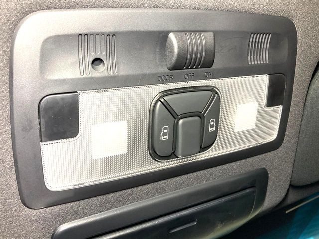 �y�����p���[�X���C�h�h�A�z�X�}�[�g�L�[��^�]�Ȃ̃X�C�b�`�Ō�ȗ����X���C�h�h�A�̊J���\���d��������͂����ăh�A���J����K�v�������A�����Ȃ��q�l�ł��ȒP�ɊJ���߂ł����K�ł���