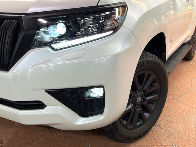 �yLED�w�b�h���C�g�z���V����ԑ��s�����ǍD�Ȏ��E���m�ۂ����S���ĉ^�]�ł��鍂�P�xLED�w�b�h���C�g�𑕔�!�_�����x�������A����d�͂��}�����Ă��܂��B