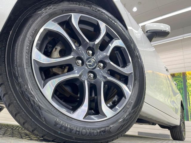 �y�����A���~�z�C�[���z�O�ςɃ}�b�`���������A���~�z�C�[���𑕒����Ă���܂��B�e��ЊO�A���~�z�C�[����A�X�^�b�h���X�^�C�����戵�����Ă���܂��B���񂲑��k����������