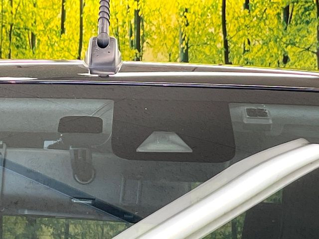 �y�g���^�Z�[�t�e�B�Z���X�z���s���ɑO���̎ԗ�����F�����A�Փ˂������Ȏ��͌x��ƃu���[�L�ŏՓˉ���Ɣ�Q�y�����A�V�X�g�B�����S�Ƀh���C�u�����y���݂��������܂��B