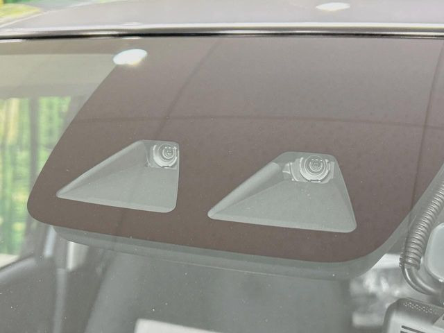 �y�X�}�[�g�A�V�X�g�z���s���ɑO���̎ԗ�����F�����A�Փ˂������Ȏ��͌x��ƃu���[�L�ŏՓˉ���Ɣ�Q�y�����A�V�X�g�B�����S�Ƀh���C�u�����y���݂��������܂��B