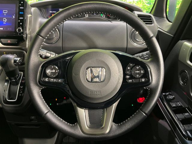 �y�����v�����X�e�A�����O�z�㎿�Ȋv���g�p���邱�ƂŁA��ɂ����������݂ƂĂ��^�]���₷���n���h���ł���