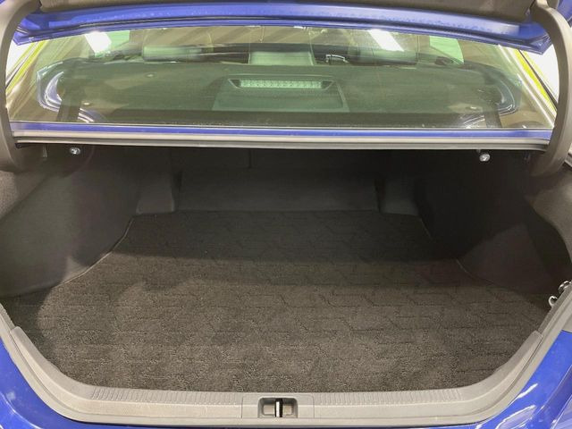 ���i�̂���������ʋ΁A���}���ɏ\���ȉ׎��X�y�[�X���m�ۂ��Ă���܂��B