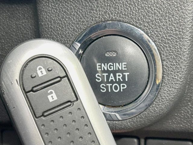 �y�L�[�t���[�V�X�e���z�J�o����|�P�b�g�ɓ��ꂽ�܂܂ł��h�A�̎{���E�������\�ȃX�}�[�g�L�[�𑕔��B�G���W���̃I���E�I�t�����J�M�����o���K�v����������Ƃ��Ă��֗��ł���