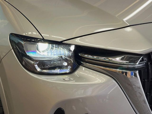 �yLED�w�b�h���C�g�z���V����ԑ��s�����ǍD�Ȏ��E���m�ۂ����S���ĉ^�]�ł��鍂�P�xLED�w�b�h���C�g�𑕔�!�_�����x�������A����d�͂��}�����Ă��܂��B