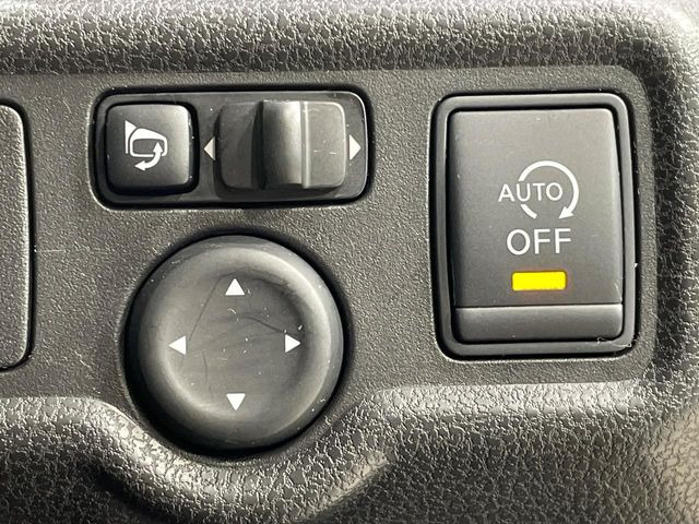 �y�d���i�[�~���[�z�T�C�h�~���[�͓d���i�[���ƂȂ��Ă���A�������ԏ�ł��L�Y�������X�N��}�����܂��B