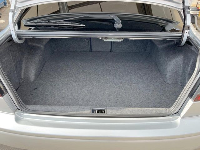 ���i�̂���������ʋ΁A���}���ɏ\���ȉ׎��X�y�[�X���m�ۂ��Ă���܂���