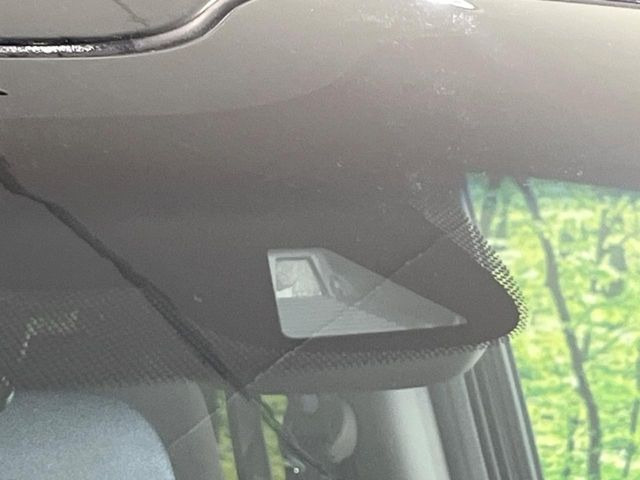 �y�z���_�Z���V���O�z���s���ɑO���̎ԗ�����F�����A�Փ˂������Ȏ��͌x��ƃu���[�L�ŏՓˉ���Ɣ�Q�y�����A�V�X�g�B�����S�Ƀh���C�u�����y���݂��������܂��B