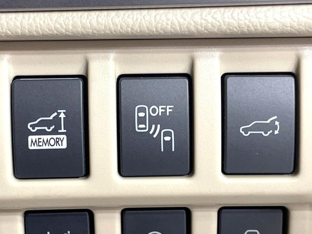 �y�����r�[�N���f�B�e�B�N�V�����z���s���A�h�A�~���[�̎��p�ɂȂ�₷���ӏ��Ɍ㑱�Ԃ��ڋ߂���ƃT�C�h�~���[�t�߂Ɍx����\���A�h���C�o�[�ɒ��ӊ��N�ƁA����̍ۂ̓n���h��������A�V�X�g�����܂��B