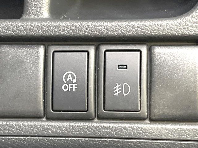 �y�A�C�h�����O�X�g�b�v�z�ԐM����a�؂Œ�Ԃ����ۂɃG���W�����~���A���ʂȔR���̏����}���܂��B�R��������ی�ɂȂ���@�\��G���W���̓u���[�L�𗣂��΍Ďn�����܂��B