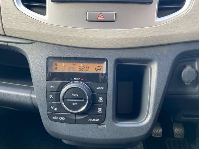 �݌Ɏԗ��Ɋւ��Ă͂��q�l�ɂ��ǂ����̂����񋟂���ׂɕi���ɍS���Ďd������s���Ă���܂��B�e���Ԃ̏�Ԃ͂��ꂼ��ł��̂ł����k���ɓ��X�X�^�b�t�������������Ē����܂��̂ł����S���������܂��B