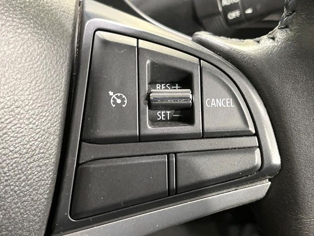 �y�N���[�Y�R���g���[���z�������H�����N���N���s�B�A�N�Z���𗣂��Ă���葬�x�ő��s���ł��A�������^�]���̕��S���y��!�����E�������ȒP�ȃX�C�b�`����Œ����ł��܂��B