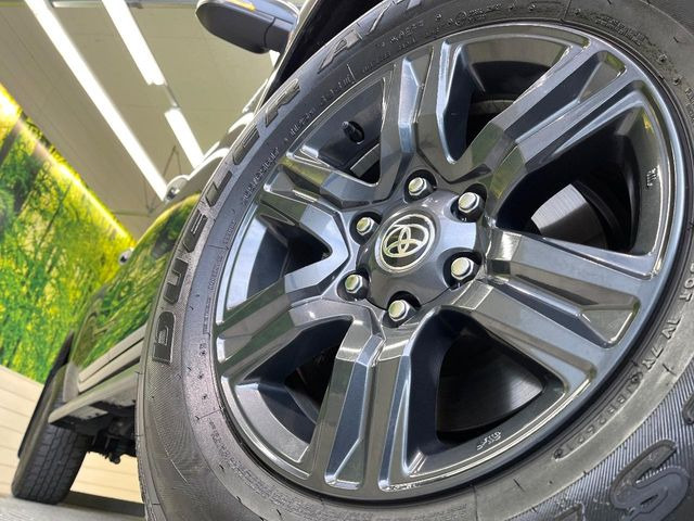 �y����17�C���`�A���~�z�C�[���z�O�ςɃ}�b�`���������A���~�z�C�[���𑕒����Ă���܂��B�e��ЊO�A���~�z�C�[����A�X�^�b�h���X�^�C�����戵�����Ă���܂��B���񂲑��k����������