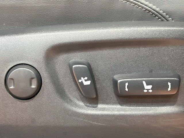 【パワーシート】スイッチ一つで簡単にシートの微調整が可能!電動だから力もいりません!快適なシートポジションにセットして、快適なドライブをお楽しみください。