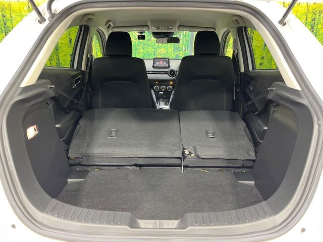 ���i�̂���������ʋ΁A���}���ɏ\���ȉ׎��X�y�[�X���m�ۂ��Ă���܂��B�Z�J���h�V�[�g��|���ƁA�傫�ȉו��̐ύڂ��\�ł���