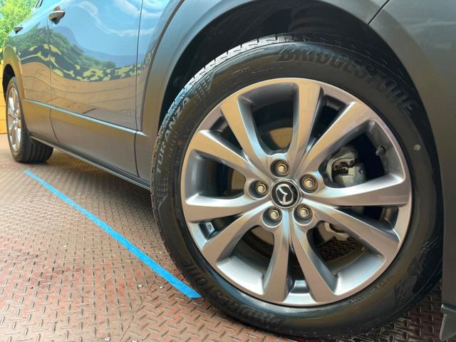 �y����18�C���`�A���~�z�C�[���z�O�ςɃ}�b�`���������A���~�z�C�[���𑕒����Ă���܂��B�e��ЊO�A���~�z�C�[����A�X�^�b�h���X�^�C�����戵�����Ă���܂��B���񂲑��k����������